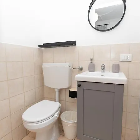 Zaira Nocleg ze śniadaniem 4*