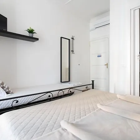 Zaira Bed and breakfast 4*