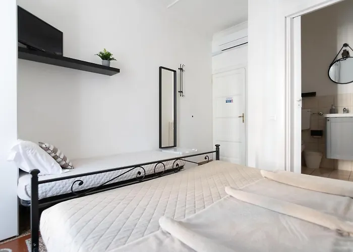 Zaira Nocleg ze śniadaniem 4*